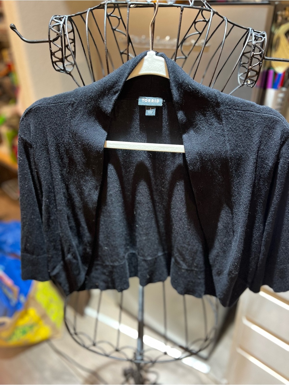 Torrid Black Open Front Cropped Shrug Cardigan Bolero Sweater Size 1 / 1X